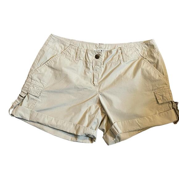 Tommy Hilfiger khaki mid rise cargo utility shorts roll tab cuff size 10 - Picture 1 of 10